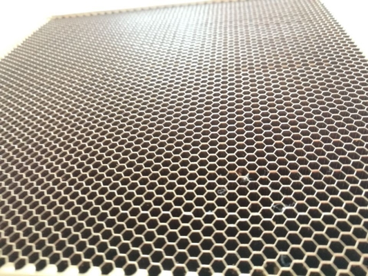 5.2mm Μέγεθος κυττάρου Χάλυβα Honeycomb Vent Emi Ακρυμμένα κλουβιά Faraday 50mm πάχος