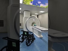 Ιατρική διπλώνοντας αναπηρική καρέκλα στο CT Mri ο Δρ Room